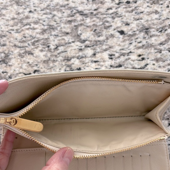 Louis Vuitton LV Mahina White Leather Long Wallet Clutch - Picture 16 of 17